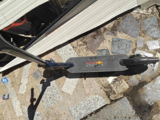 Patinete Eléctrico Red Bull Racing