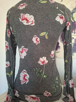 Camiseta de mujer con estampado floral