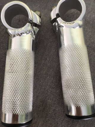 Puños y protectores manillar  conj  9 euros