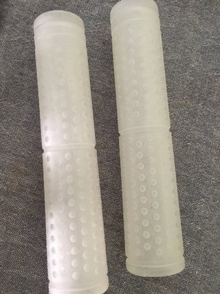 Puños y protectores manillar  conj  9 euros