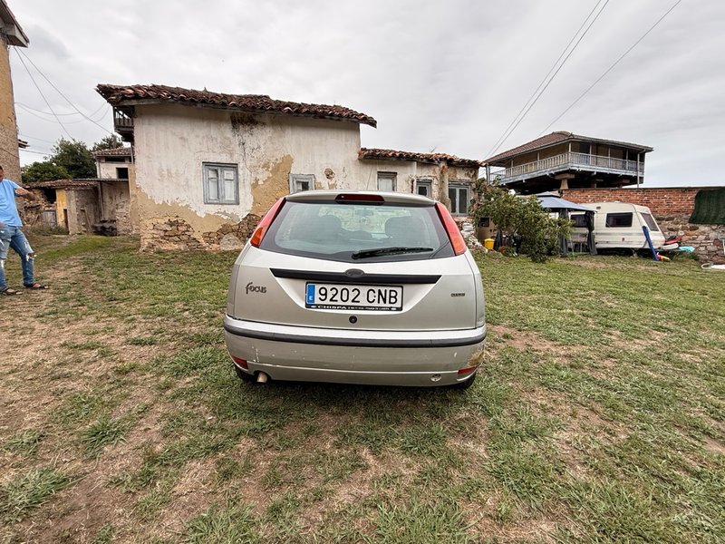 Ford Focus 2003 - foto 1