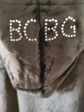 Sudadera BCBGMAXAZRIA con cremallera y capucha