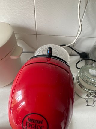 Cafetera Dolce Gusto Roja Nescafé