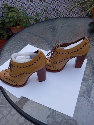Botines beige cordones talla 37