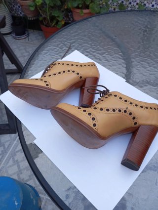 Botines beige cordones talla 37