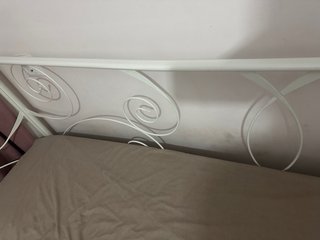 Cama individual metálica blanca 90 cm