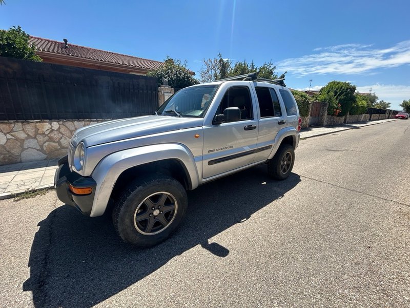 Jeep Cherokee 2004 cambio por vito extralarga - foto 1