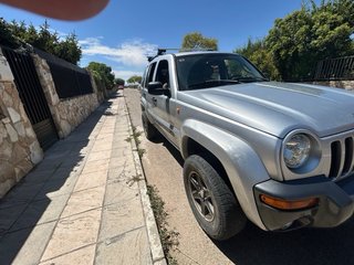 Jeep Cherokee 2004 cambio por vito extralarga