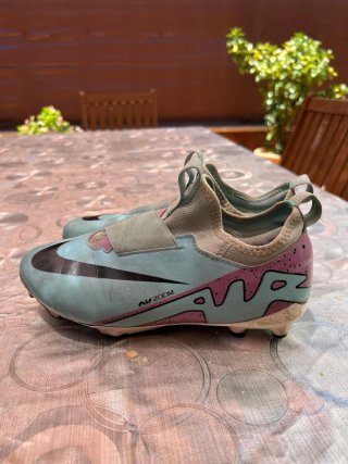 Botas de fútbol Nike Talla 38
