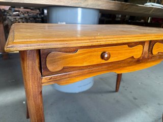 Mesa auxiliar vintage madera principios XX