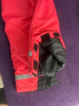 Pantalón de esquí rosa con guantes talla 5/6 años.