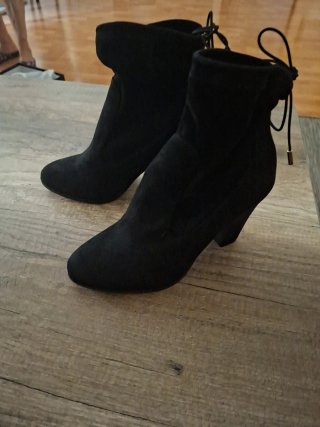Botines negros tacón alto