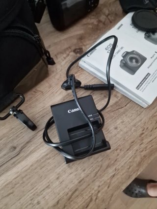 Canon EOS 1300D + Objetivo 15-55mm