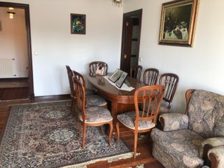 Mesa comedor ovalada y 8 sillas