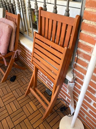 Mesa extensible Teka y 6 sillas plegables