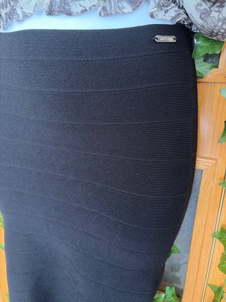 Falda tubo Guess negra reductora XS, S