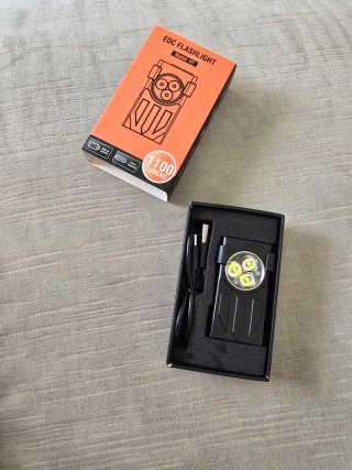 Mini Linterna con clip