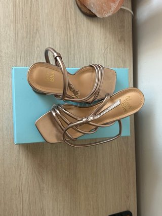 Zapatos de tacón Alma Blue talla 36 dorados