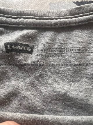 Camiseta levi’s gris talla L