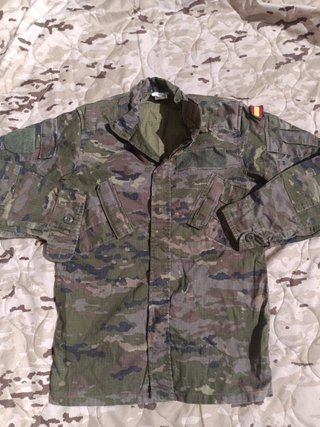 Varias uniformes usados