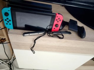 Nintendo Switch Azul y Rojo