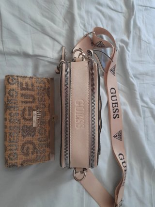 Bolso y cartera Guess beige/rosa