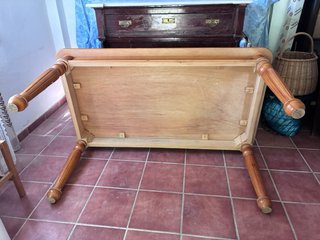 Mesa de comedor de madera provenzal
