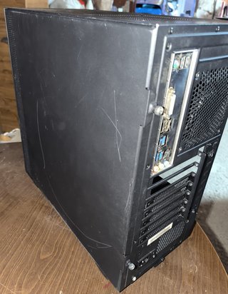 PC da tavolo i7-11700K / 16GB RAM / Liquido