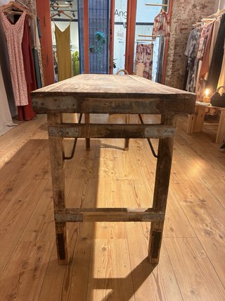 Mesa grande de madera estilo vintage