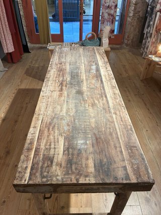 Mesa grande de madera estilo vintage