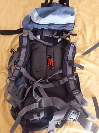 Mochila de Montaña Dakota 68L. Excelente estado!