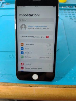 iPhone 8 64GB Oro