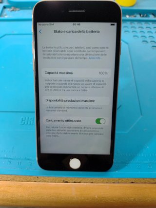 iPhone 8 64GB Oro