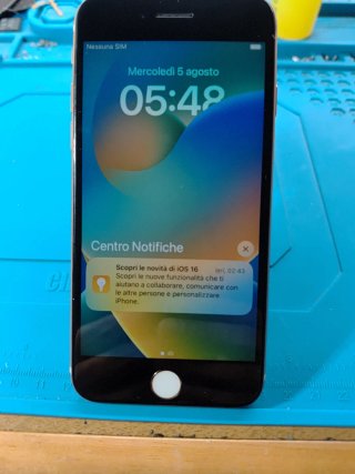 iPhone 8 64GB Oro