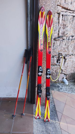 Esquís Salomon con bastones