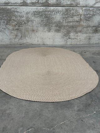 Alfombra ovalada Rodhe 100% PET beige 160 x 230 cm