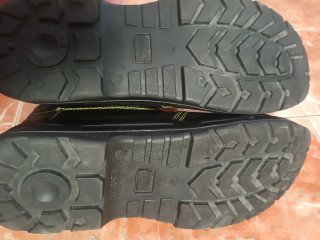Botas de seguridad nuevas
