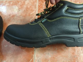 Botas de seguridad nuevas