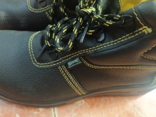 Botas de seguridad nuevas