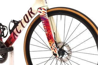 Bicicleta Factor Ostro VAM 2.0 Di2 12V t.54 Reacondicionada