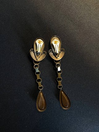 Orecchini vintage con pietra verde