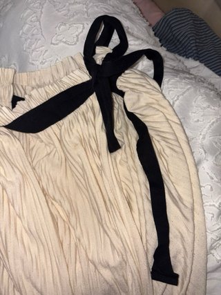 Falda Zara Beige Plisada