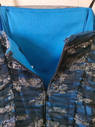 Vestido fiesta corto azul eléctrico y negro