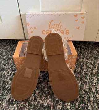 Sandalias Beige/suave Cuero Ante y Tachuelas 39