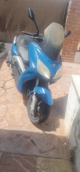 TGB X-MOTION 125cc Maxi Scooter Negra/Azul