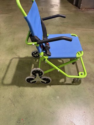 Silla salvaescaleras manual.