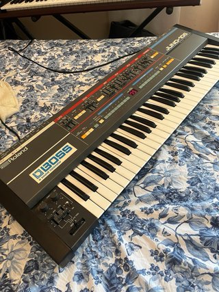 Roland Juno-106 Sintetizador Analógico