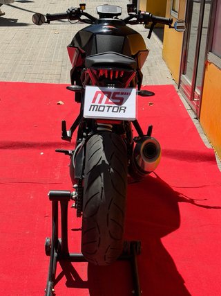 KTM 1290 SuperDuke R