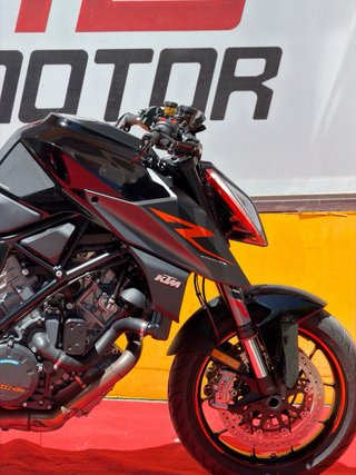 KTM 1290 SuperDuke R