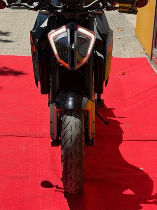 KTM 1290 SuperDuke R